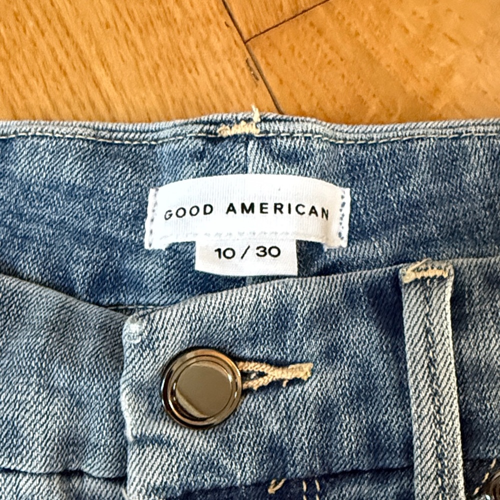 Good American Light Blue Distressed Ankle Jeans